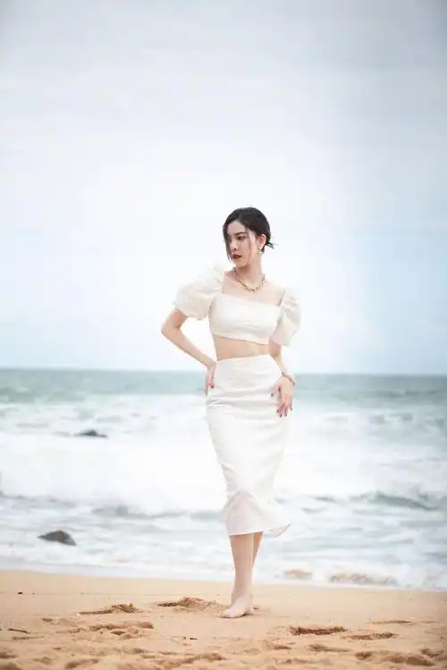 不掩盖全身的美女图片(宋妍霏海边拍性感写真) - 赤虎壹号