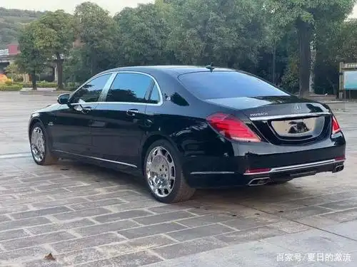2017年奔驰迈巴赫s600售价108万,举手投足间,尽显阔朗之风