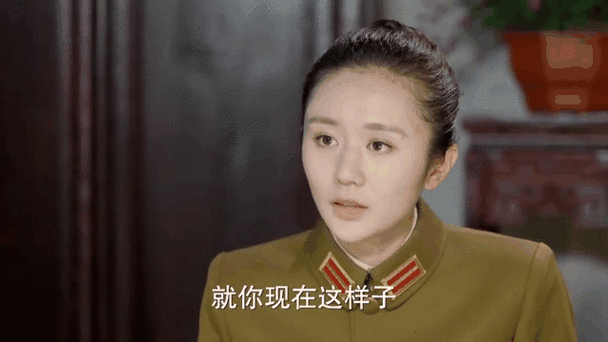 热血枪手:三姐妹花宿舍探讨秘事,一句审讯记录,花妮儿拍手叫好