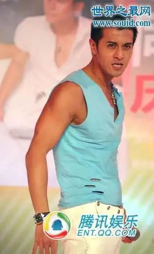 娱乐圈四大雕王,何润东上厕所时被偷窥看屌