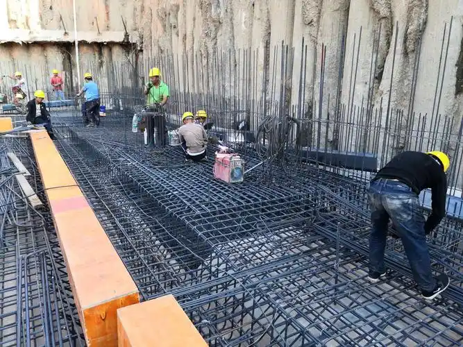 周日 8栋地下室预埋电梯基坑排水管预埋已完成 5栋地下室桩基础接地已