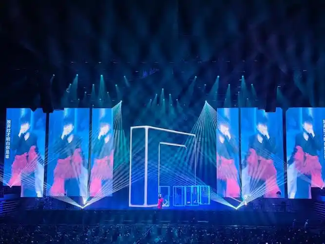 小君带你看演出##胡彦斌2024是一场烟火巡回演唱会##胡彦斌##胡彦斌