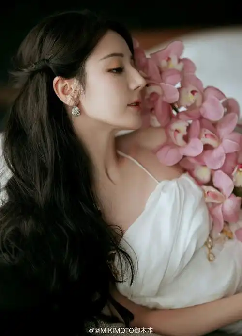 mikimoto全球代言人迪丽热巴#@dear-迪丽热巴梦幻诠释mikimoto珍珠