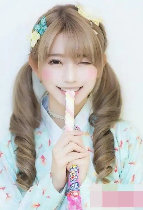 00后女生超流行的染发扎发 不同长度头发扎各种发型