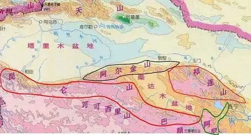 柴达木盆地,位于青海省西北部,四周被昆仑山脉,阿尔金山脉,祁连山脉所