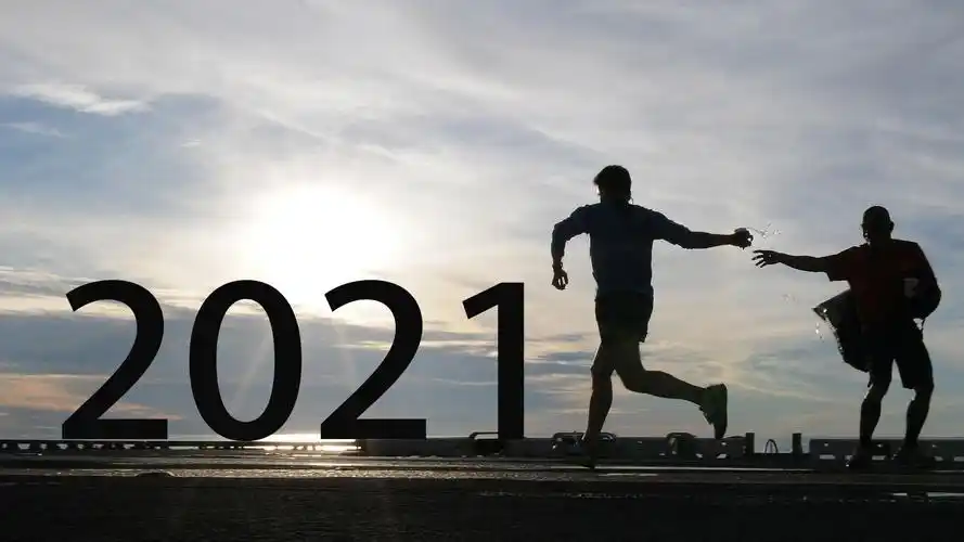 迈向2021创意剪影背景图