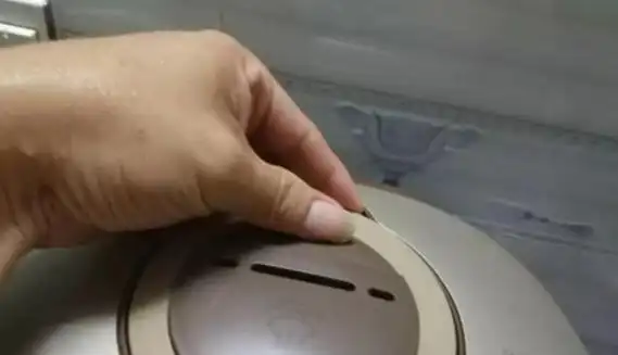 电饭煲的盖子怎样拆下来清洗 ,苏泊尔电饭煲盖子怎么拆洗视频图11