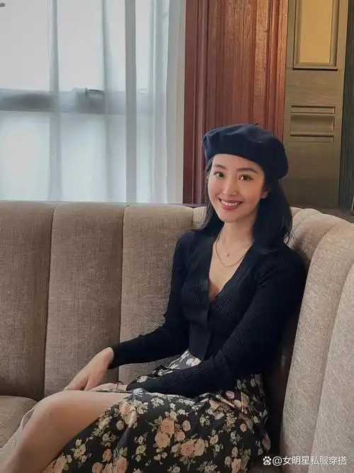 20套杨采钰穿搭合辑,早春这么穿,真美!