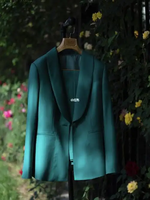 关于春天的一套西装孔雀绿女士定制西装