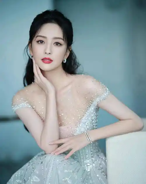 内地实力女演员【佟丽娅】的经纪人 |_表演_中国_才华