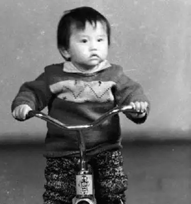 明星童年照我找鹿晗用5秒你找王祖蓝用多久