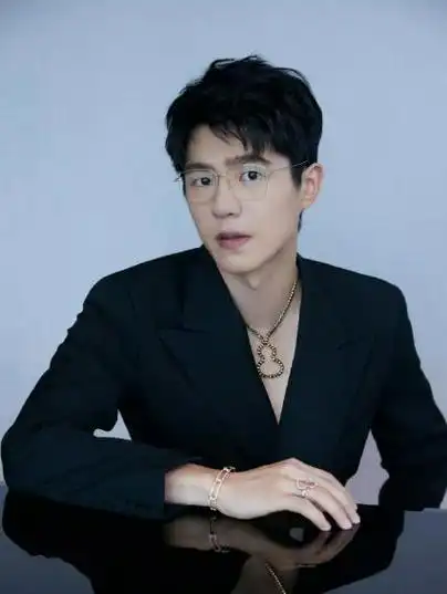 刘昊然经纪人自吹喜欢她?造型师怒斥造谣,周冬雨刘昊然还没分手