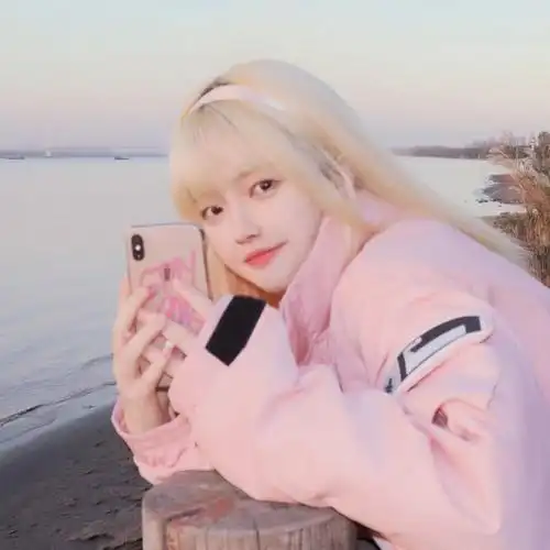 日系清新治愈的qq美女头像两张一组,女生头像图片-回车桌面