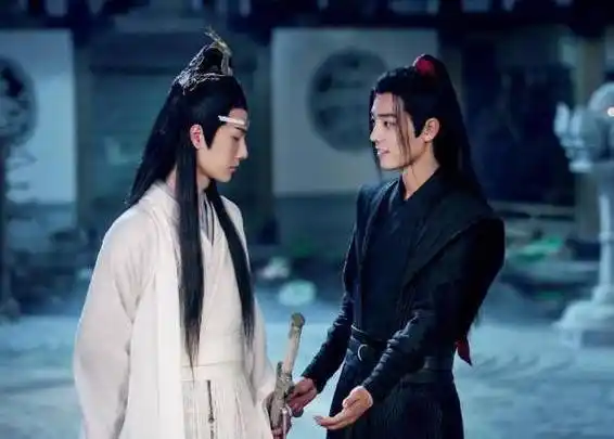 肖战就个人影响力道歉,在粉丝管理上,他应该学习李宇春_团队_专访