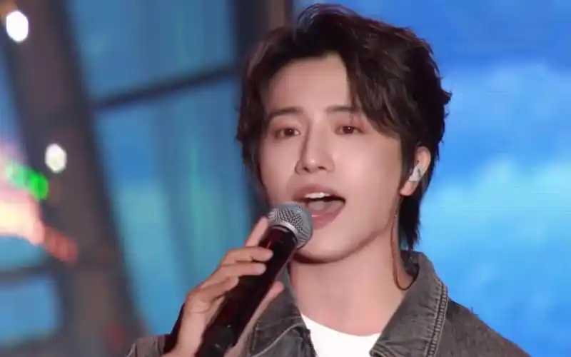 伯远《秋天的第一杯奶茶》直播现场版|种地吧感恩音乐节 230606