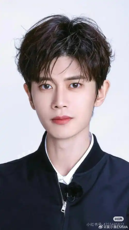 任嘉伦的眼睛真的会说话#这几年我不爱拍照,因为突然发现眼神变了总