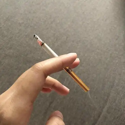 第一次抽烟请教姐妹们一个问题