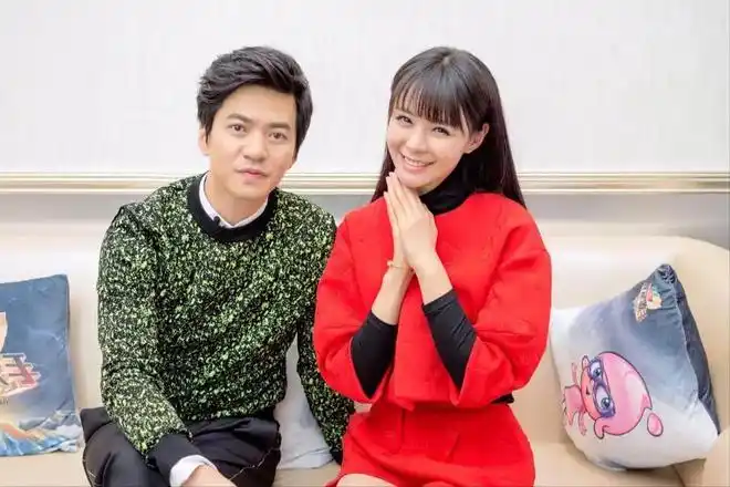 李健老婆首曝光打扮朴素气质出众两人同为学霸还是青梅竹马