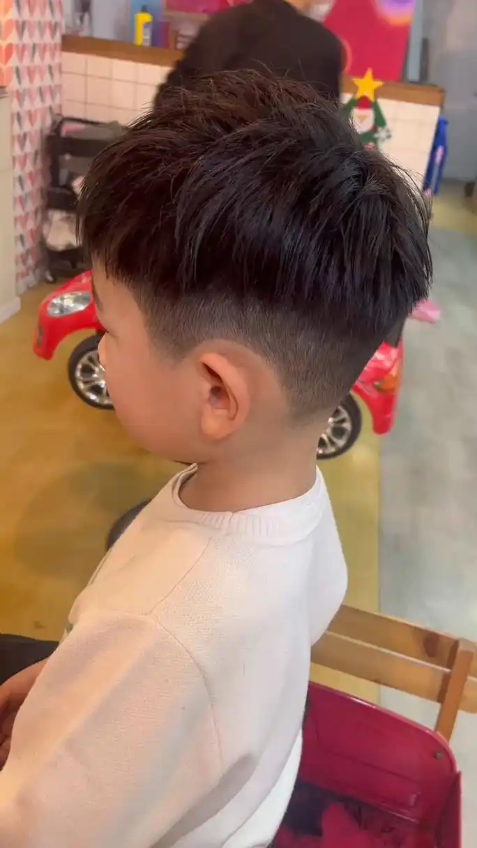 男童碎盖发型分享 今日发型 男生碎盖发型