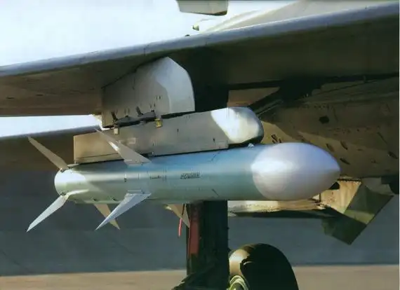 图文:中国歼-8f战斗机挂霹雳-12空空导弹