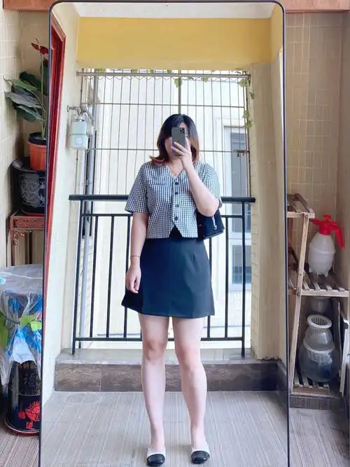 我是吃不瘦的黄吖吖～身高168/体重150/臀围110/腰围86今天分享就很