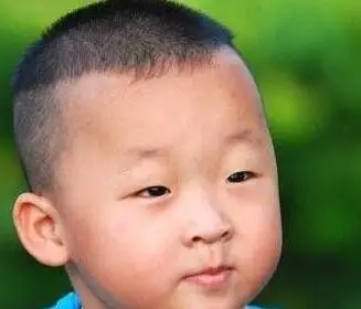 4一6岁儿童发型男寸头图片,4一5岁儿童男发型平头怎么剪