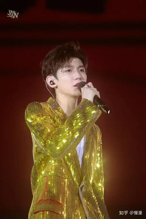 如何评价tfboys六周年演唱会王源的表现