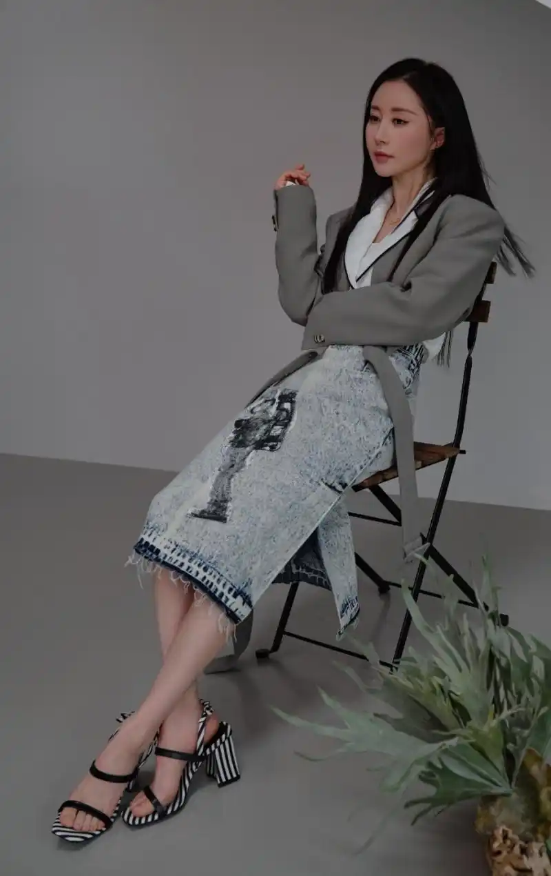 张天爱的穿搭vs舒畅的穿搭,谁的更好看?