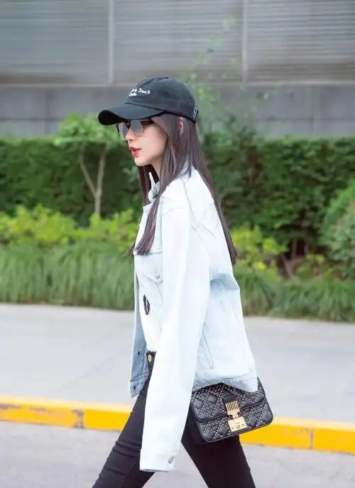 angelababy牛仔潮装实力演绎活力辣妈似少女