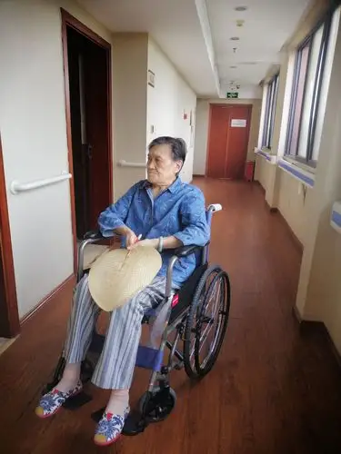 五季养老院5楼部分老人日常生活照和612,8月21日.