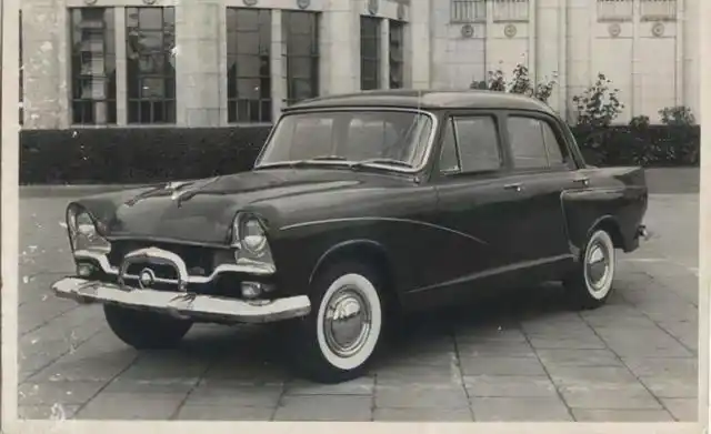 1963年,随着情况的好转以及国家经济实力的增强,上海汽车厂重组为了