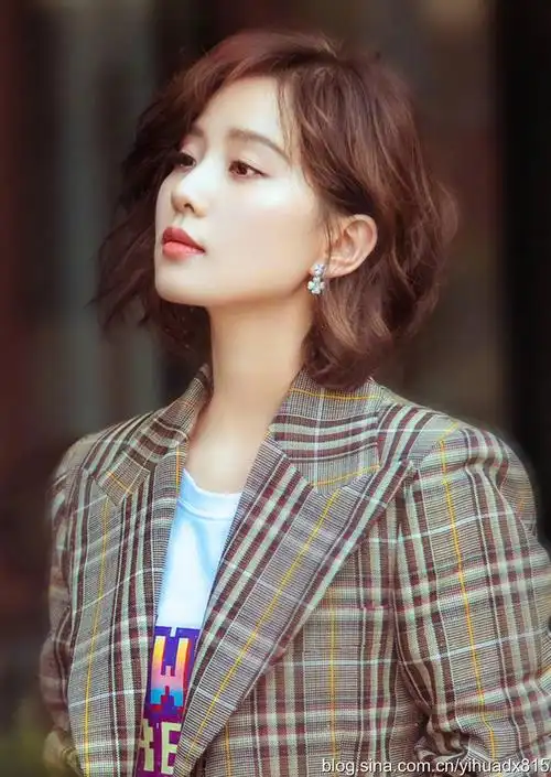 古典美女刘诗诗:俏若三春桃,素若九秋菊