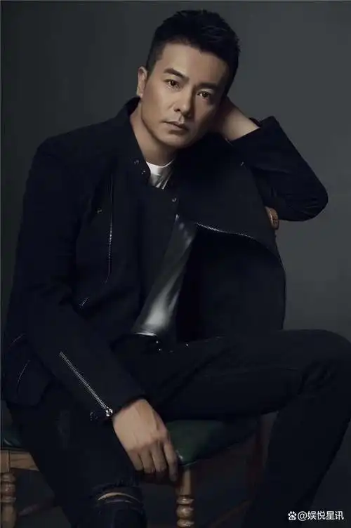 于波最新写真帅气沉稳 梦回电视剧《水月洞天》童大哥