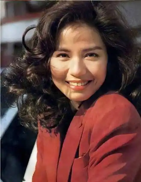 香港第一美人近况曝光:63岁无儿无女,如今活成了这样……_钟楚红_比赛