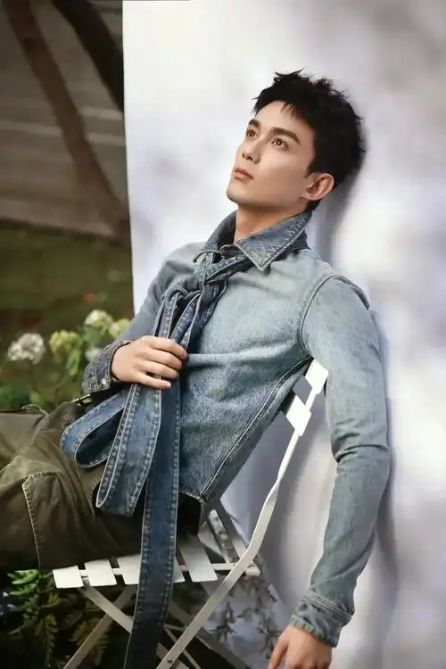 帅气演员吴磊最新线下活动造型图出炉啦生图太帅啦