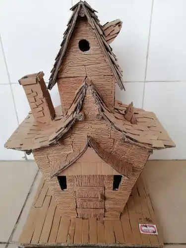 海口市第三十四小学生活垃圾分类主题活动之——废物利用手工制作比赛