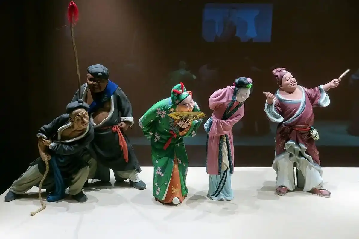 天津泥人张精品作品展…(拍摄于中国美术馆) - 抖音