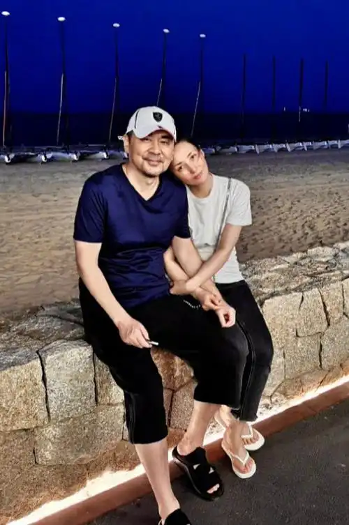 蒋勤勤被老公不断吹捧出来的亚洲电影大奖最佳女主角