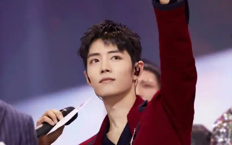 【肖战】【笑容】喜欢你笑起来的样子,仿佛眼睛里面有星星.【顺顺利利