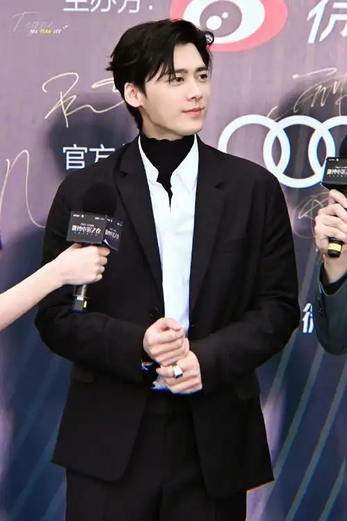 李易峰微博电影之夜红毯生图好帅##微博电影之夜