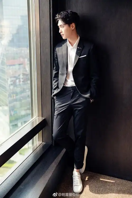 张艺兴的西装范儿——各种场合完美驾驭