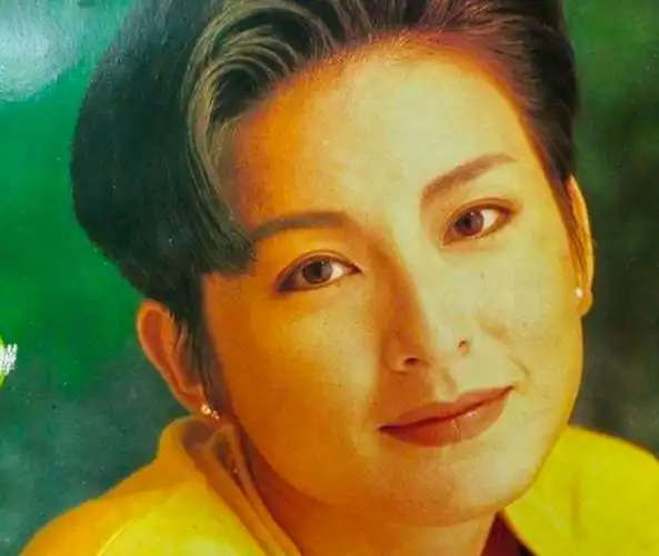 她被称为"情歌天后",曾在歌坛叱咤风云,为何40岁时退出歌坛?