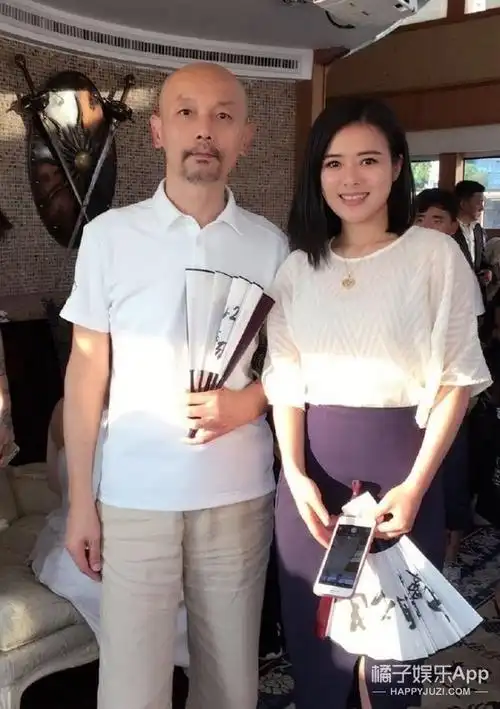 还记得那个主持人陈辰吗?她现在长这样了