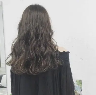 空心卷发型示范 女士背面发型图片