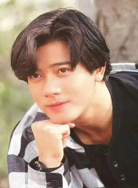 有一种发型叫"郭富城头",也是一种潮流,这又是多少人的青春?_造型