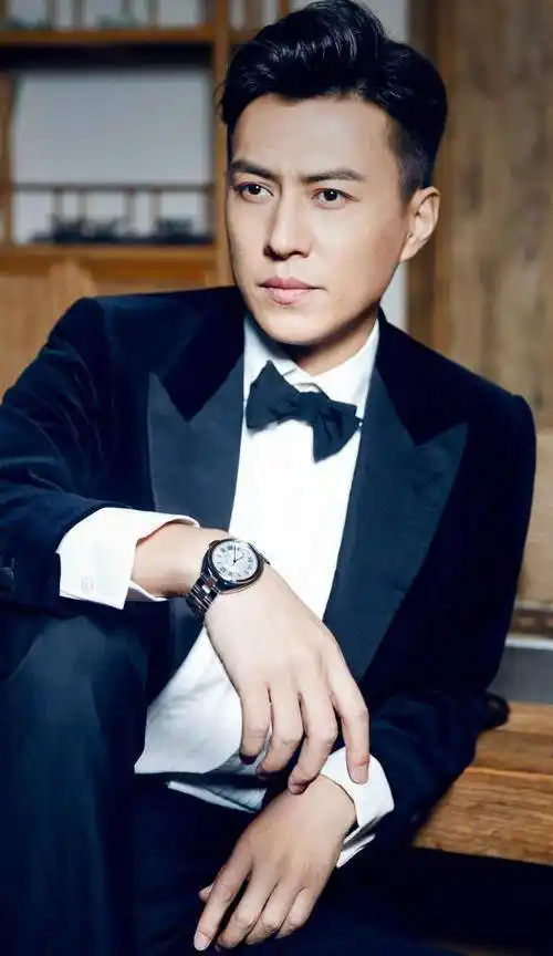中国越老越有男人味的男明星,胡歌只能排在第三位