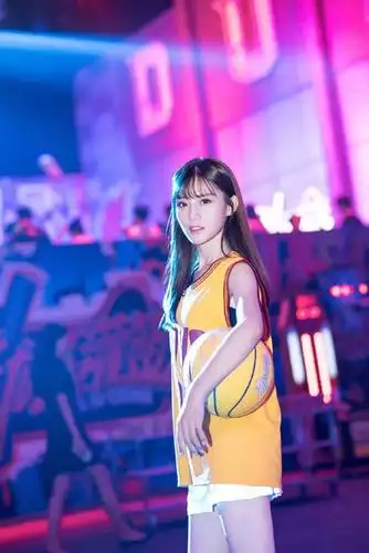 陈意涵这就是灌篮最新写真帅气随性运动感十足