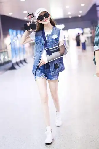 30件女明星都在穿的t恤你也买得起