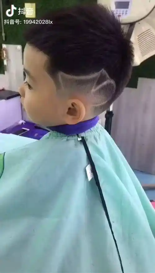 儿童发型发型雕刻栗子头