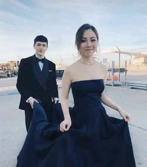 邓紫棋写歌暗讽富二代男友,被曝分手过往爱情遭扒_感情_魏俊杰_mark